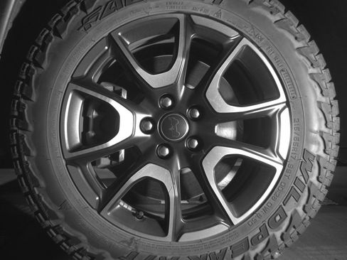 Used 2025 Jeep Compass Trailhawk image 12