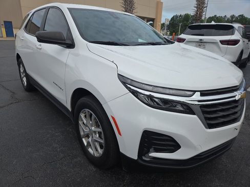 Used 2022 Chevrolet Equinox LS AWD/4WD image 8