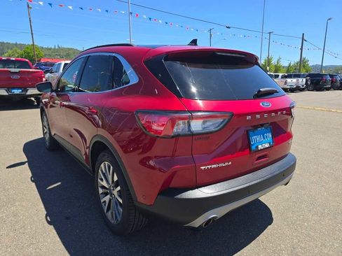 Certified 2020 Ford Escape Titanium w/ Titanium Premium Package 2.0 AWD/4WD image 3