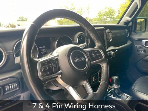 Used 2022 Jeep Wrangler Unlimited Sahara AWD/4WD image 13