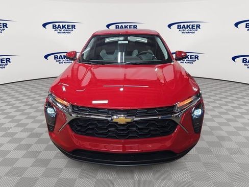 New 2026 Chevrolet Trax LS w/ LS Convenience Package FWD image 8