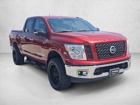 Used 2019 Nissan Titan SV RWD image 3