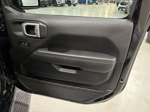Used 2021 Jeep Wrangler Unlimited Sahara w/ Uconnect 4C Nav & Sound Group AWD/4WD image 38