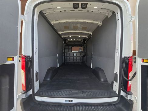 Used 2022 Ford E-Transit Medium Roof RWD image 39
