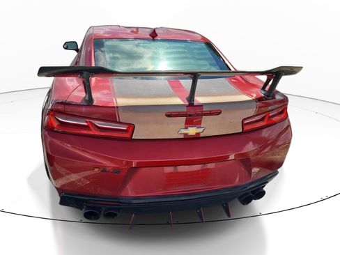 Used 2016 Chevrolet Camaro SS RWD image 6