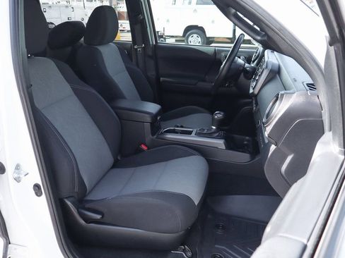 Used 2022 Toyota Tacoma TRD Off-Road w/ Technology Package image 40