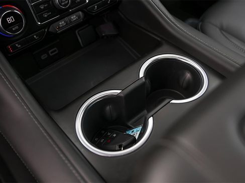 Used 2024 Chevrolet Tahoe Z71 w/ Off-Road Capability Package image 24