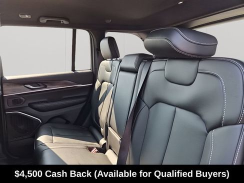 New 2026 Jeep Grand Cherokee Limited RWD image 19