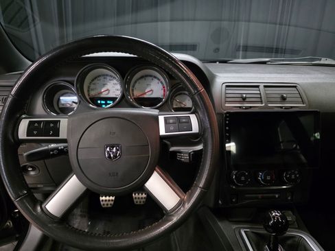 Used 2010 Dodge Challenger R/T RWD image 30