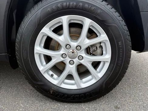 Used 2016 Jeep Cherokee Sport AWD/4WD image 12