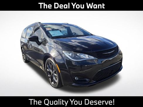 Used 2019 Chrysler Pacifica Touring-L Plus w/ Advanced Safetytec Group FWD image 1
