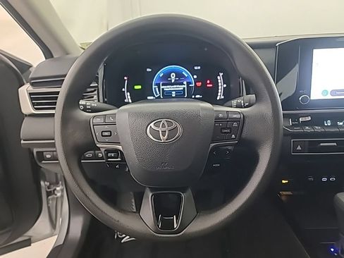 Used 2026 Toyota Camry LE FWD image 32