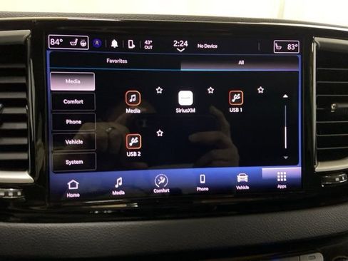 Used 2023 Chrysler Pacifica Touring-L FWD image 50