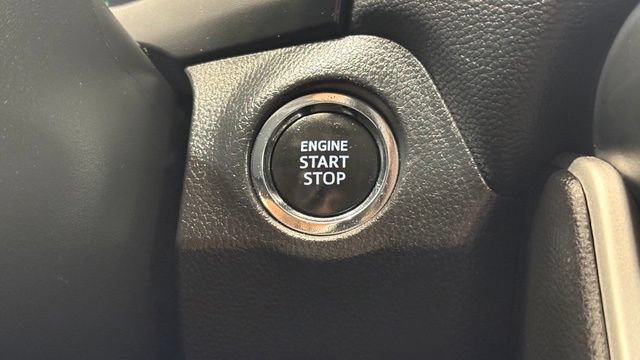 Used 2025 Toyota RAV4 XLE FWD image 37