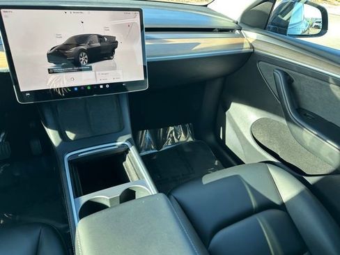 Used 2023 Tesla Model Y Long Range image 19