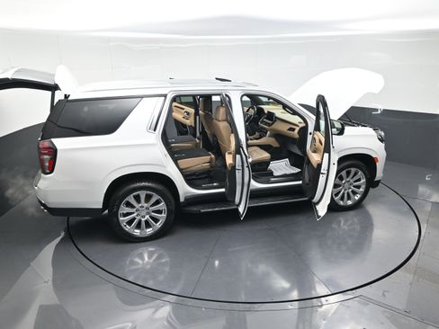 Used 2021 Chevrolet Tahoe Premier w/ Premium Package image 14