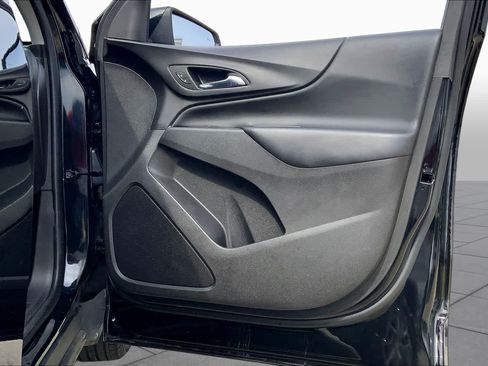 Used 2024 Chevrolet Equinox LT FWD image 22