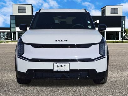 New 2026 Kia EV9 Land