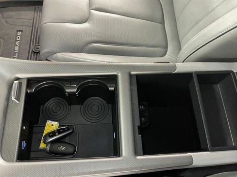 Used 2023 Hyundai Palisade SEL w/ Winter Package image 8