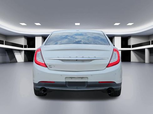 Used 2015 Lincoln MKS AWD image 4