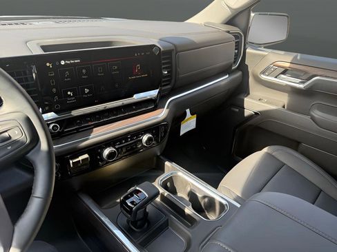 Used 2026 GMC Sierra 1500 SLT image 23