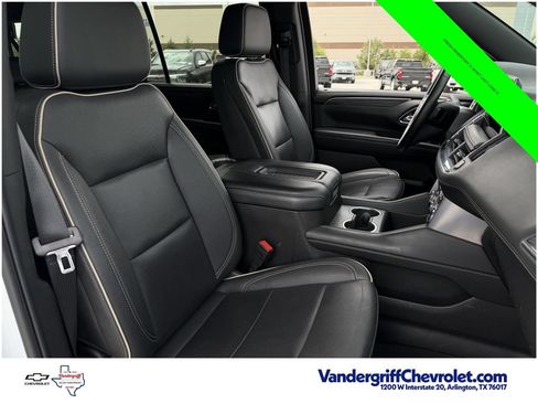 Used 2024 GMC Yukon XL SLT RWD image 27