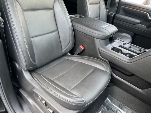 Used 2025 GMC Sierra 2500 Denali w/ Denali Reserve Package AWD/4WD image 24