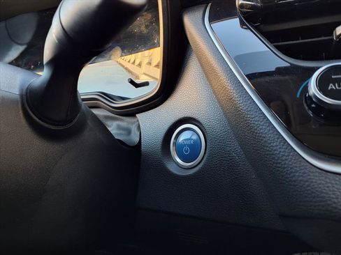 Used 2022 Toyota Corolla LE image 22