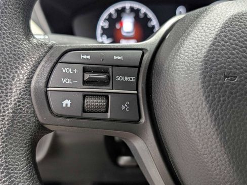 Certified 2024 Honda HR-V LX image 33