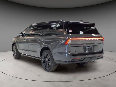 New 2026 Lincoln Navigator L Black Label AWD/4WD image 4