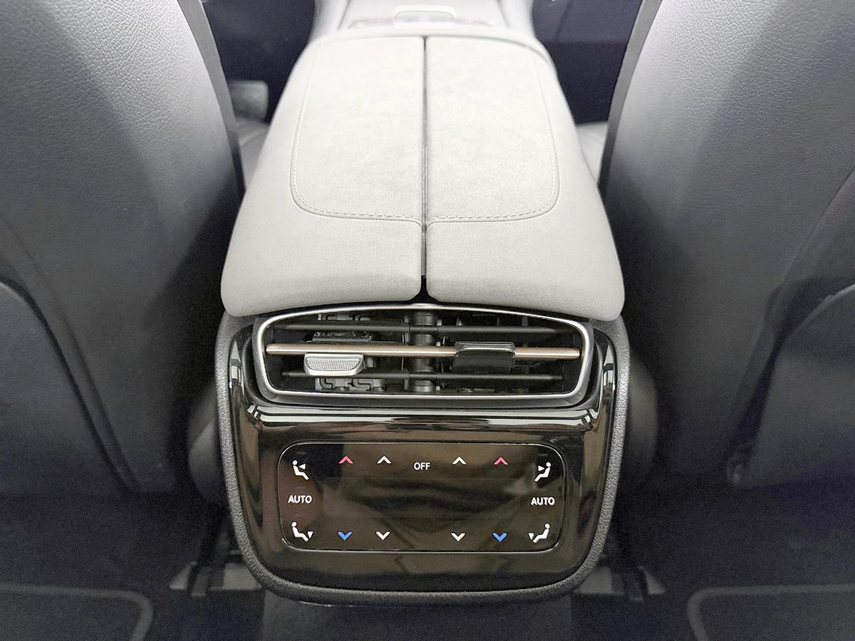 Used 2022 Mercedes-Benz EQS 580 4MATIC Sedan image 49
