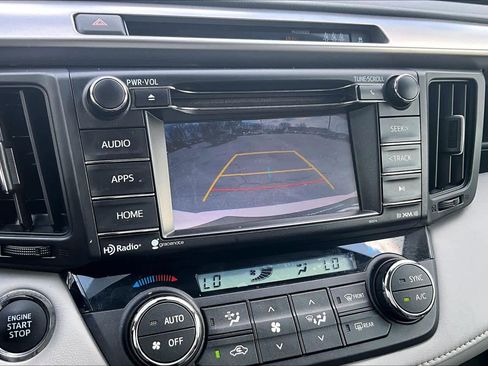 Used 2018 Toyota RAV4 XLE image 27