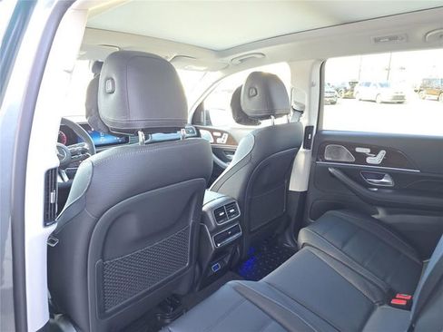 New 2026 Mercedes-Benz GLS 450 4MATIC image 17