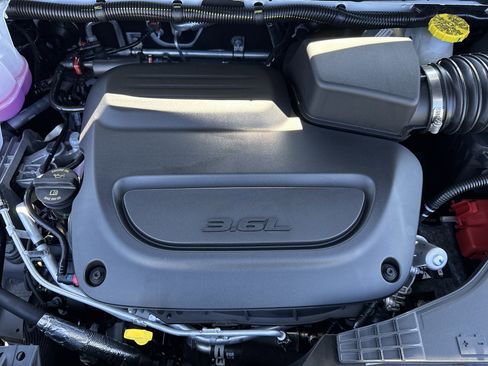 New 2026 Chrysler Pacifica Select image 34