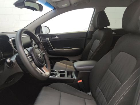 Used 2020 Kia Sportage LX image 17