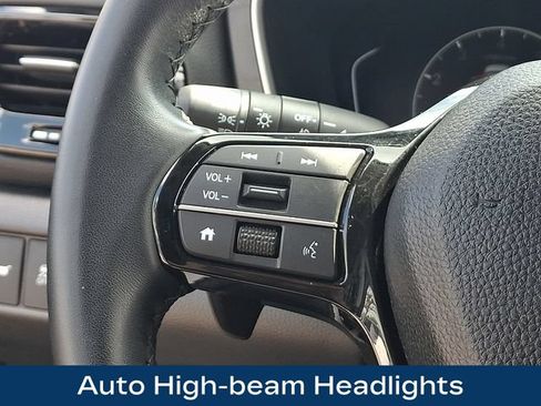 Used 2025 Honda Pilot EX-L image 7