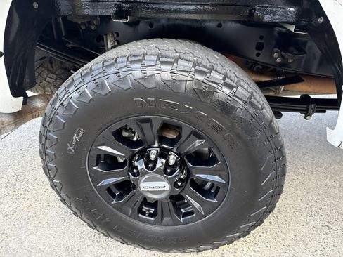 Used 2022 Ford F250 Lariat w/ Tremor Off-Road Package image 17