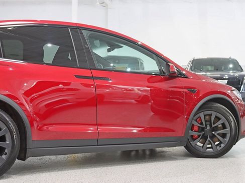 Used 2024 Tesla Model X Plaid image 11