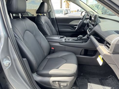 Used 2026 Toyota Grand Highlander Limited image 38