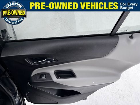 Used 2020 Chevrolet Equinox LS image 31