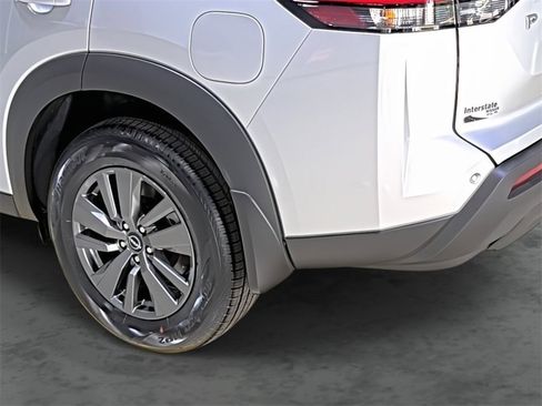 Certified 2025 Nissan Pathfinder S image 9