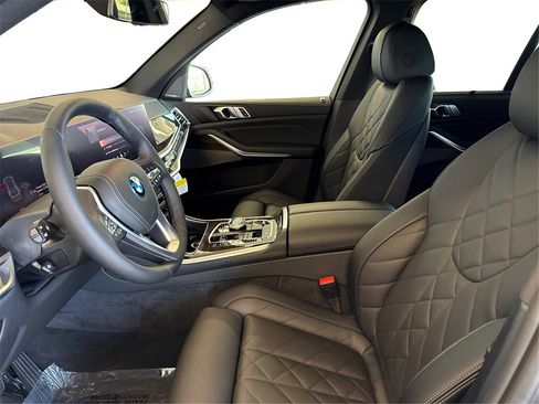 New 2026 BMW X5 xDrive50e w/ Executive Package image 9