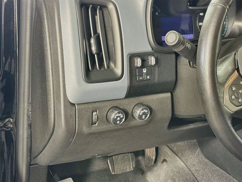 Used 2021 Chevrolet Colorado Z71 w/ Safety Package AWD/4WD image 4