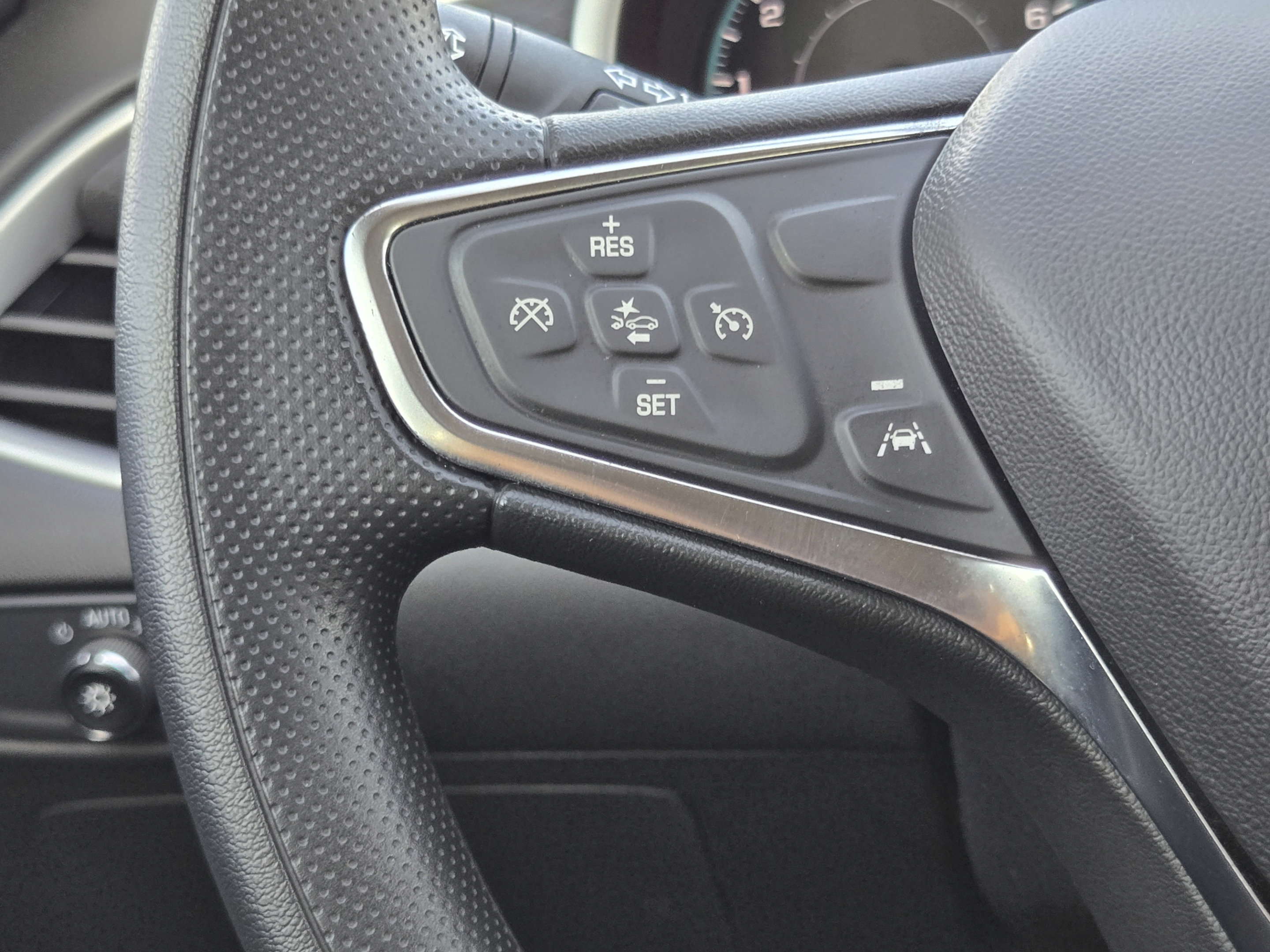 Used 2025 Chevrolet Malibu LS FWD image 25
