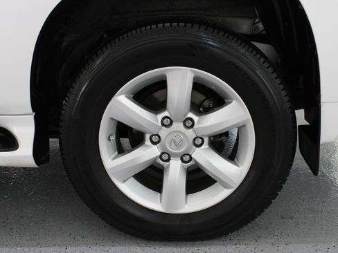 Used 2011 Lexus GX 460 Premium AWD/4WD image 89