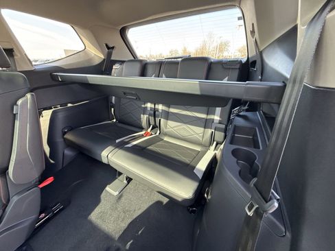 New 2026 Volkswagen Atlas Peak Edition AWD/4WD image 24