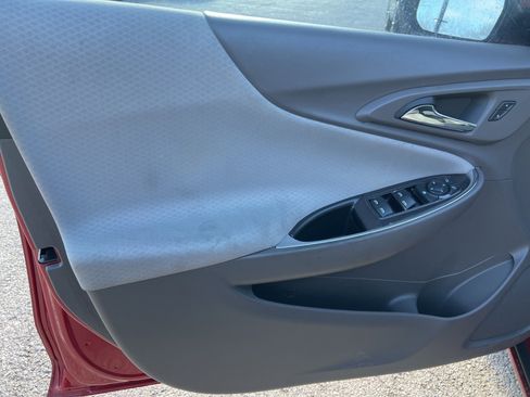 Used 2016 Chevrolet Malibu Hybrid image 10