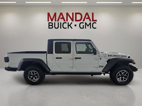 Used 2024 Jeep Gladiator Rubicon image 5