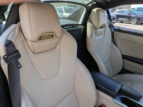 Used 2013 Mercedes-Benz SLK 250 image 13