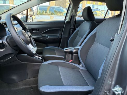 Used 2025 Nissan Versa SV image 24